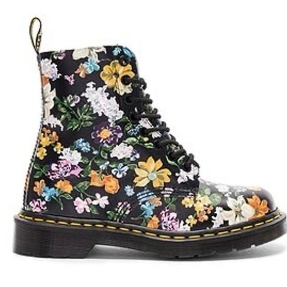 NEW Dr Martens Pascal Floral 8 Eye Black Boots Women’s 7 Rare Print Flower Lace - Picture 2 of 14